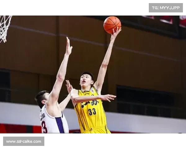 北京队三分如雨大胜新疆，陈盈骏替补登场手感火热